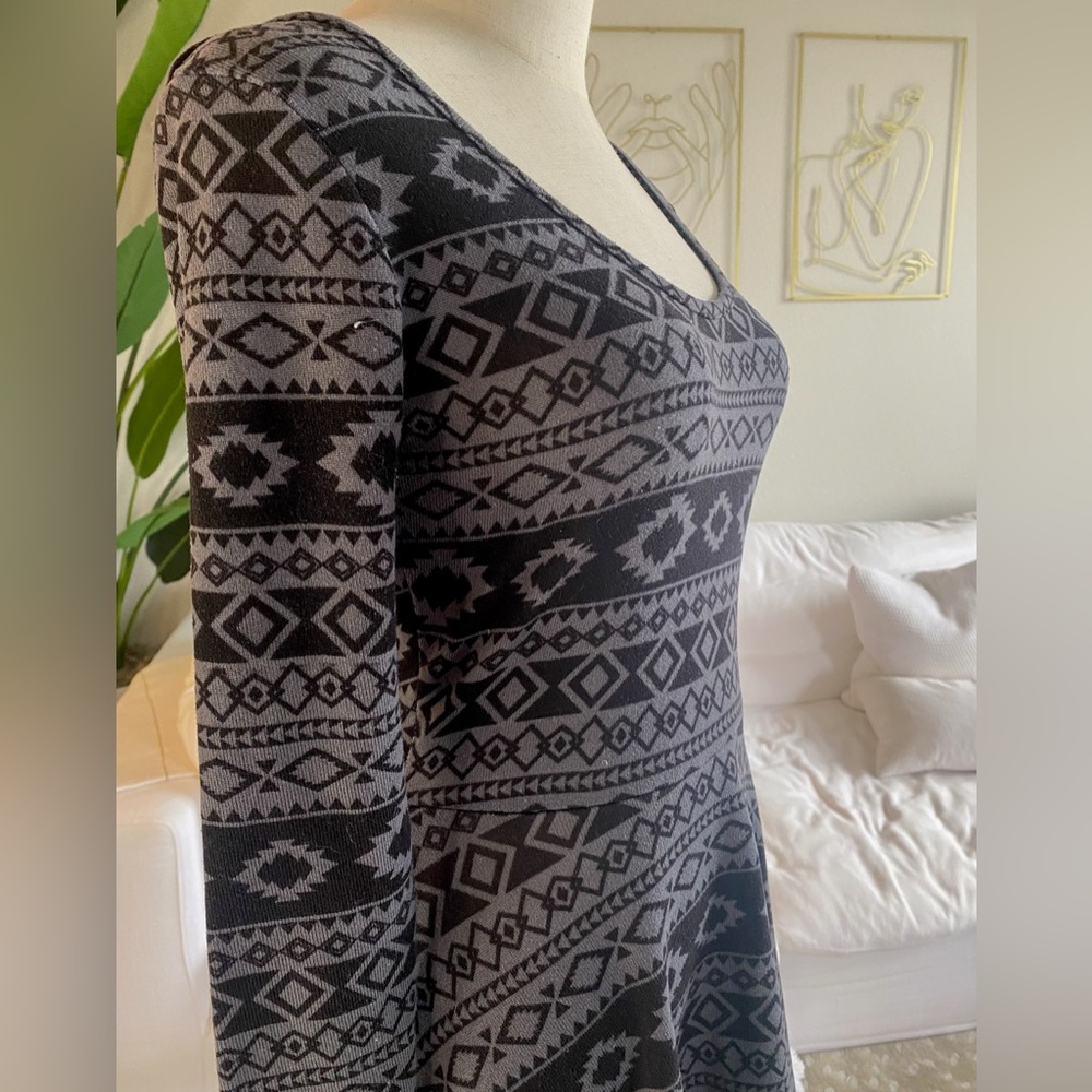 Geometric Pattern Dress - Picture 4 of 4